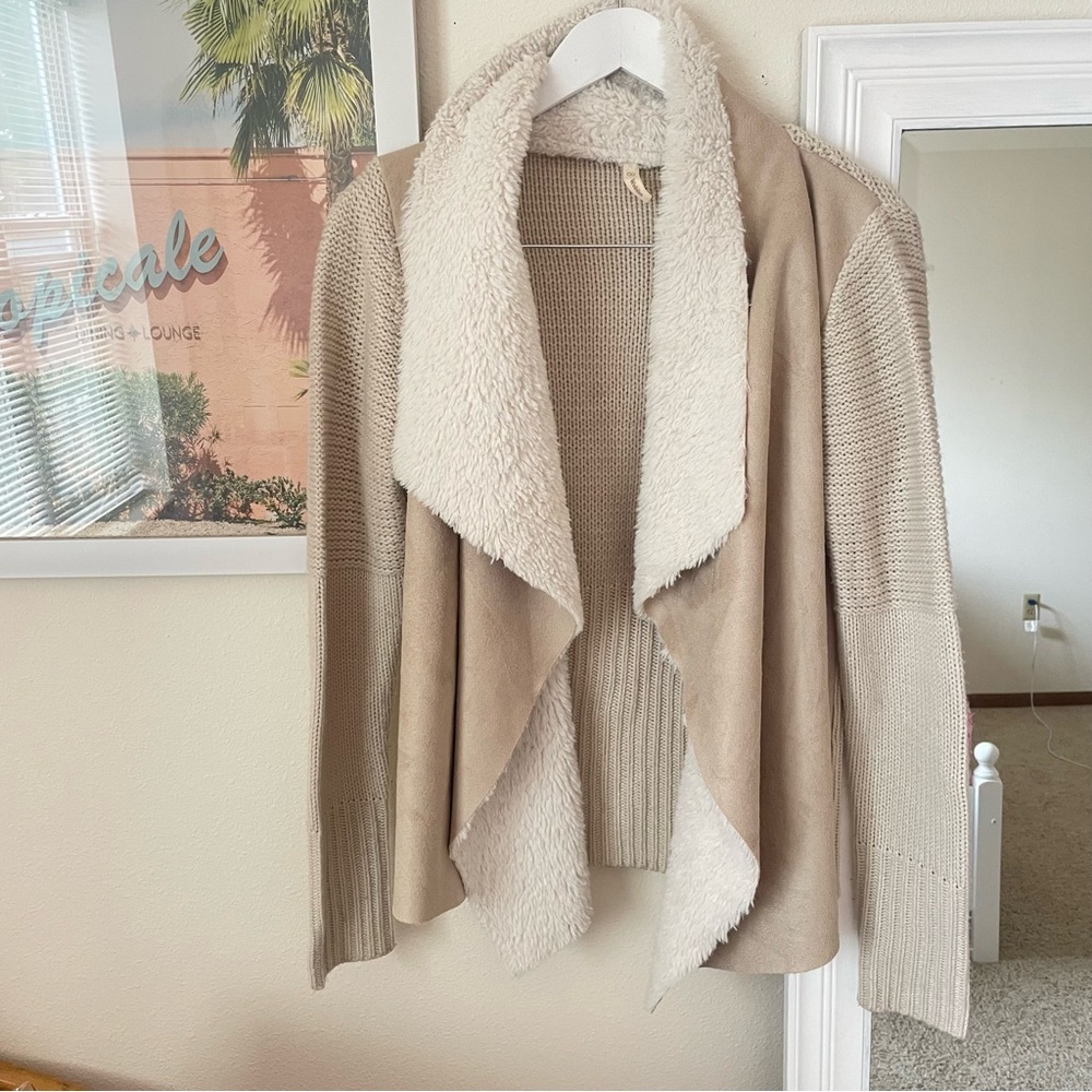 Vici Ski Lodge Cardigan - Picture 3 of 10